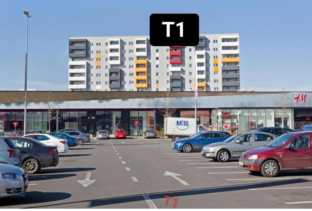 Lotus Area On Lägenhet Oradea Exteriör bild